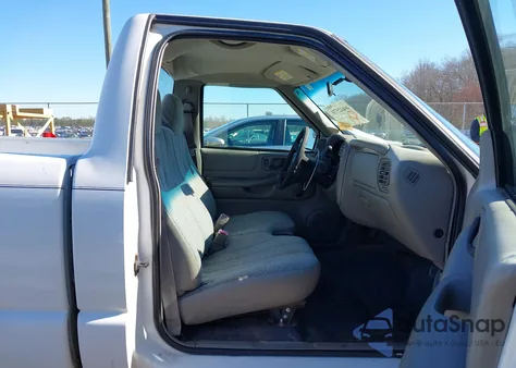 2002 Chevrolet S-10 z USA, uszkodzony, nr VIN 1GCCS145428255936